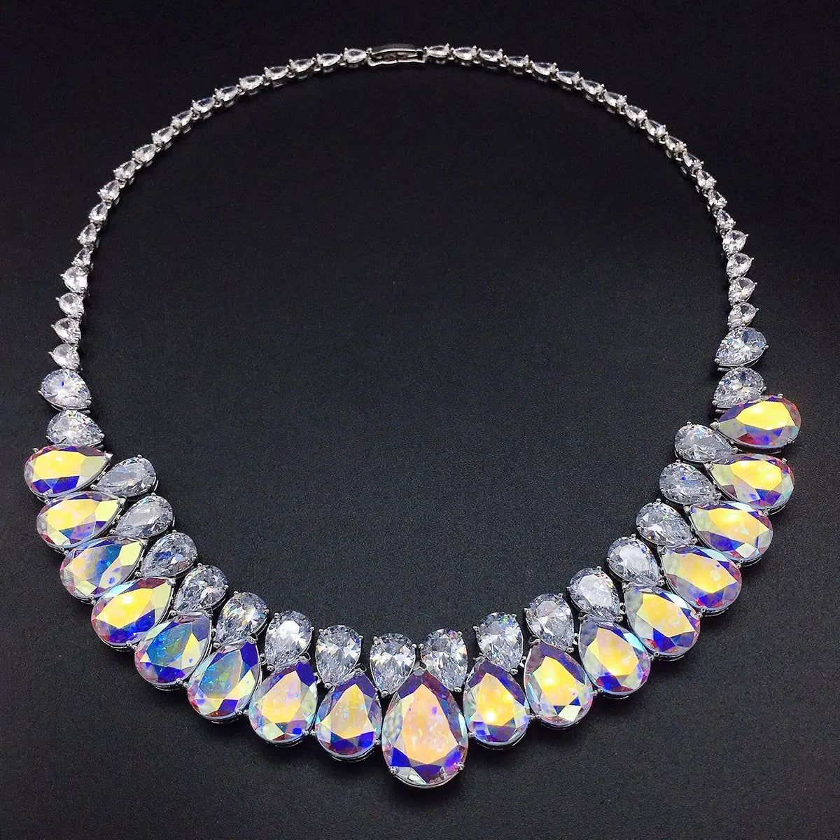 Collier de déclaration de luxe en cristal goutte multicolore – Bijoux de soirée élégants