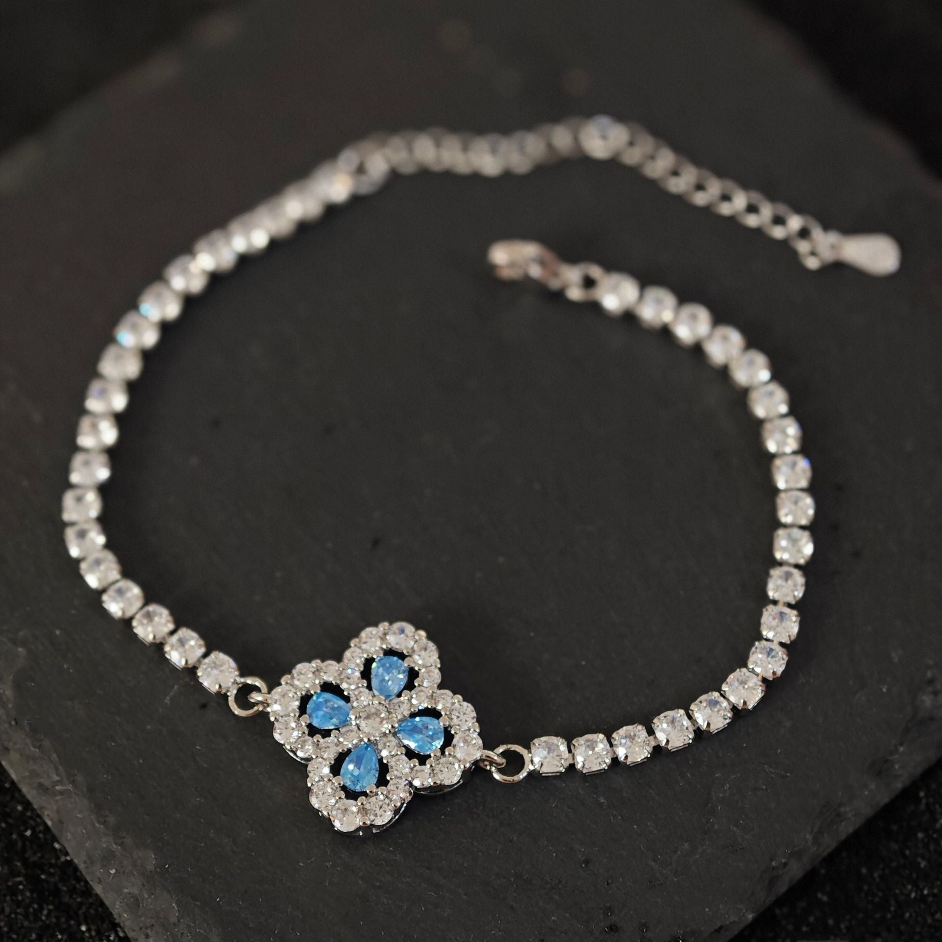 Sakura Cleef Bracelet