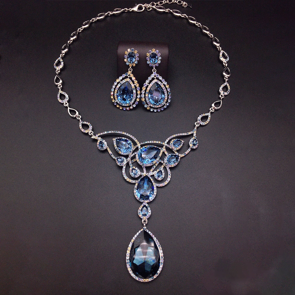 Elegant Sapphire Crystal Filigree Necklace and Earrings Set