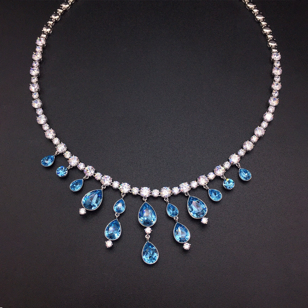 Luxury Sapphire Blue Teardrop Crystal Necklace – Elegant Evening Jewelry