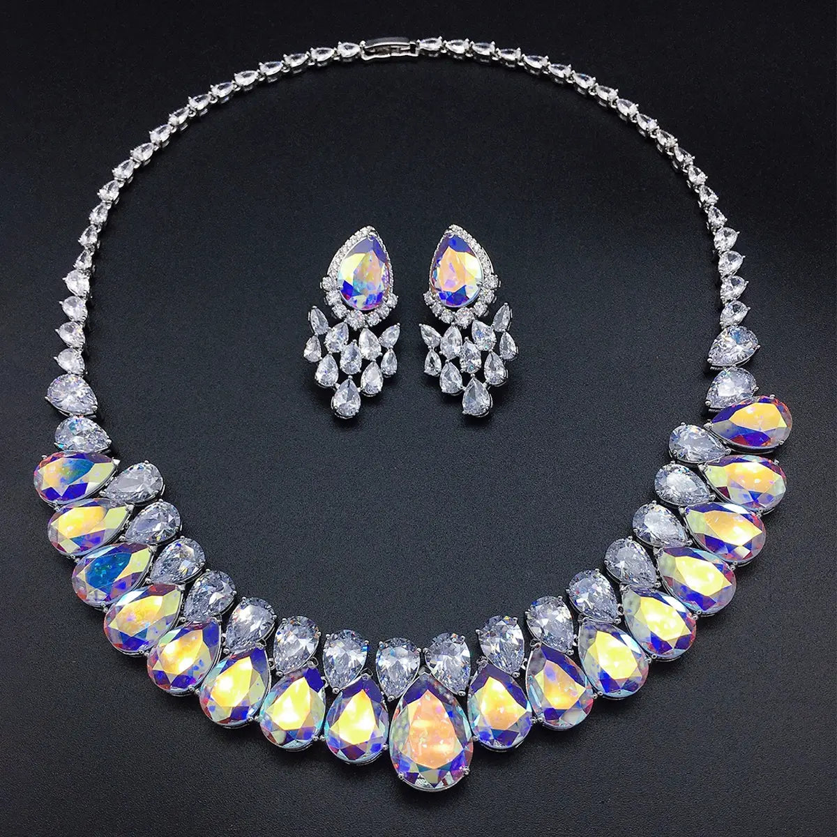 Parure de bijoux en cristal goutte d'eau saphir de luxe – Collier plastron et boucles d'oreilles