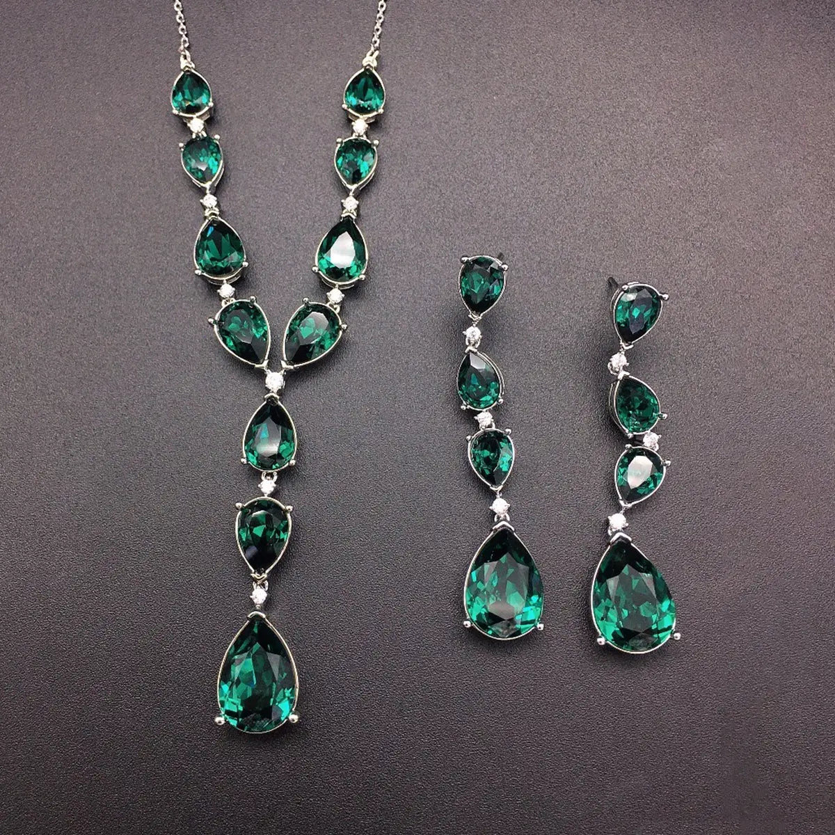 Parure de bijoux de luxe en cristal en forme de goutte d'aigue-marine – Collier et boucles d'oreilles