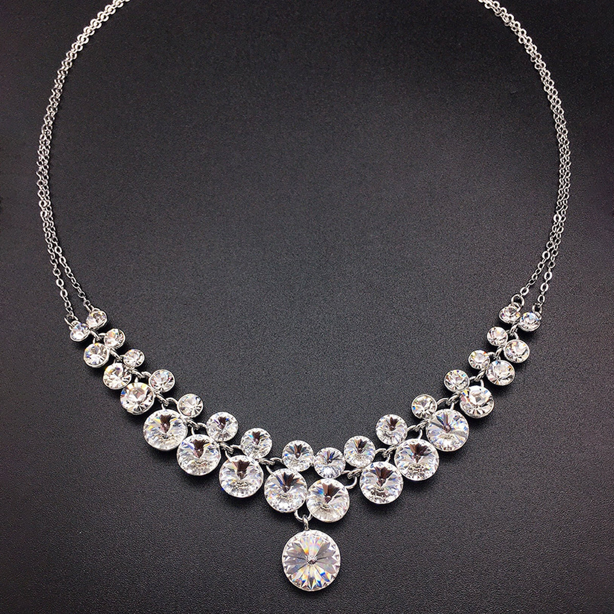 Parure collier imposant et boucles d'oreilles de luxe roses en cristal multicolore