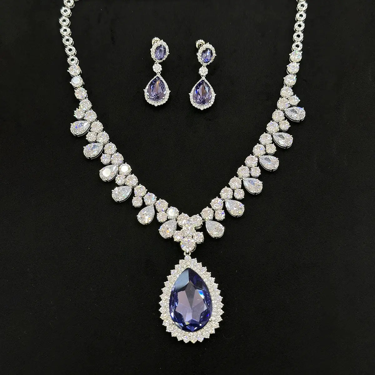 Ensemble de bijoux collier et boucles d'oreilles de luxe en cristal violet en forme de goutte