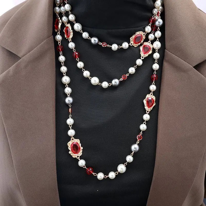 Collier de perles émaillées vert vintage