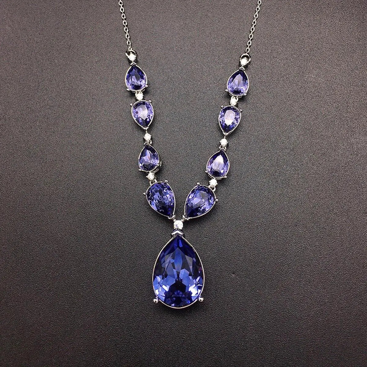 Parure de bijoux de luxe en cristal goutte d'émeraude – Collier et boucles d'oreilles