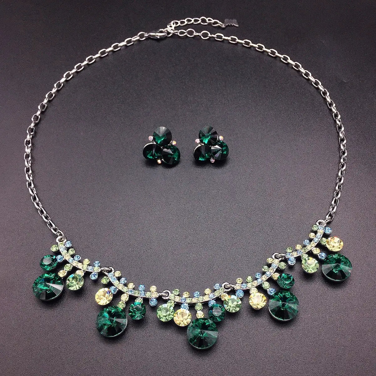 Collier de luxe en cristal bleu aigue-marine en forme de goutte – Bijoux de soirée élégants