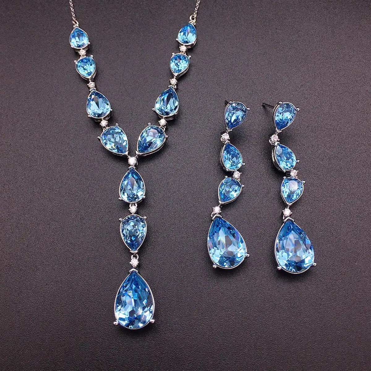 Parure de bijoux de luxe en cristal en forme de goutte d'aigue-marine – Collier et boucles d'oreilles