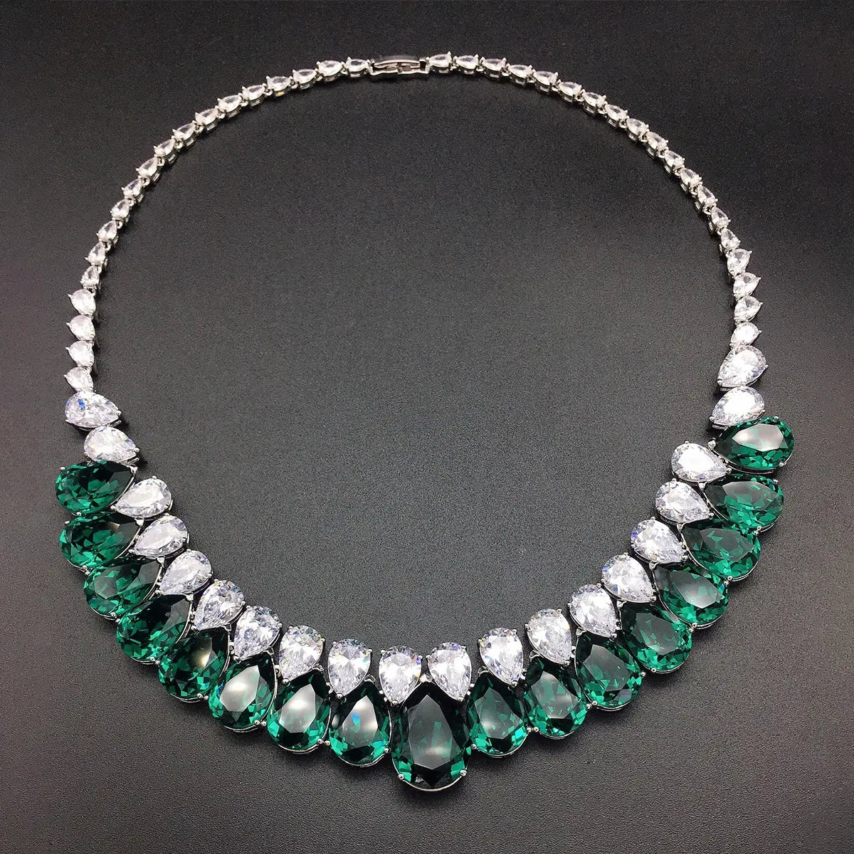 Collier de déclaration de luxe en cristal goutte multicolore – Bijoux de soirée élégants
