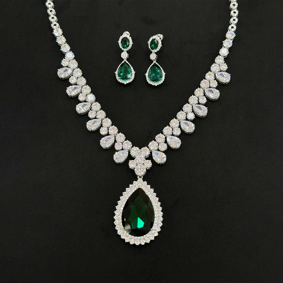 Ensemble de bijoux collier et boucles d'oreilles de luxe en cristal violet en forme de goutte