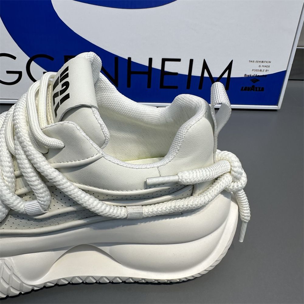 Fashion thick-soled wear-resistant casual sports shoes