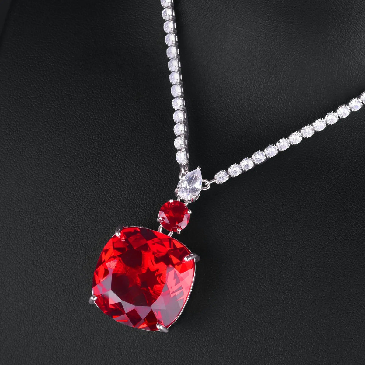 Parure de luxe Diamant Rubis