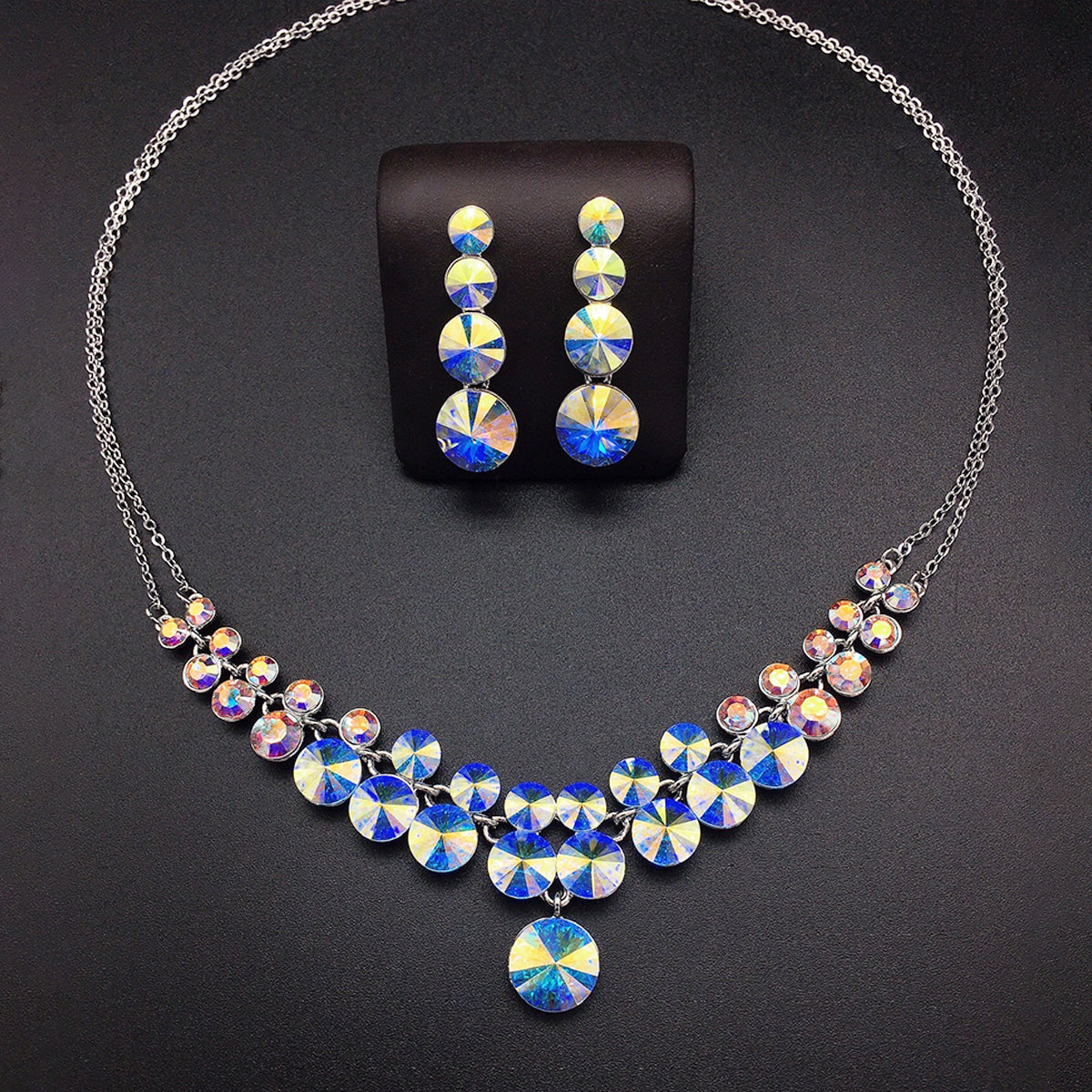 Parure collier imposant et boucles d'oreilles de luxe roses en cristal multicolore