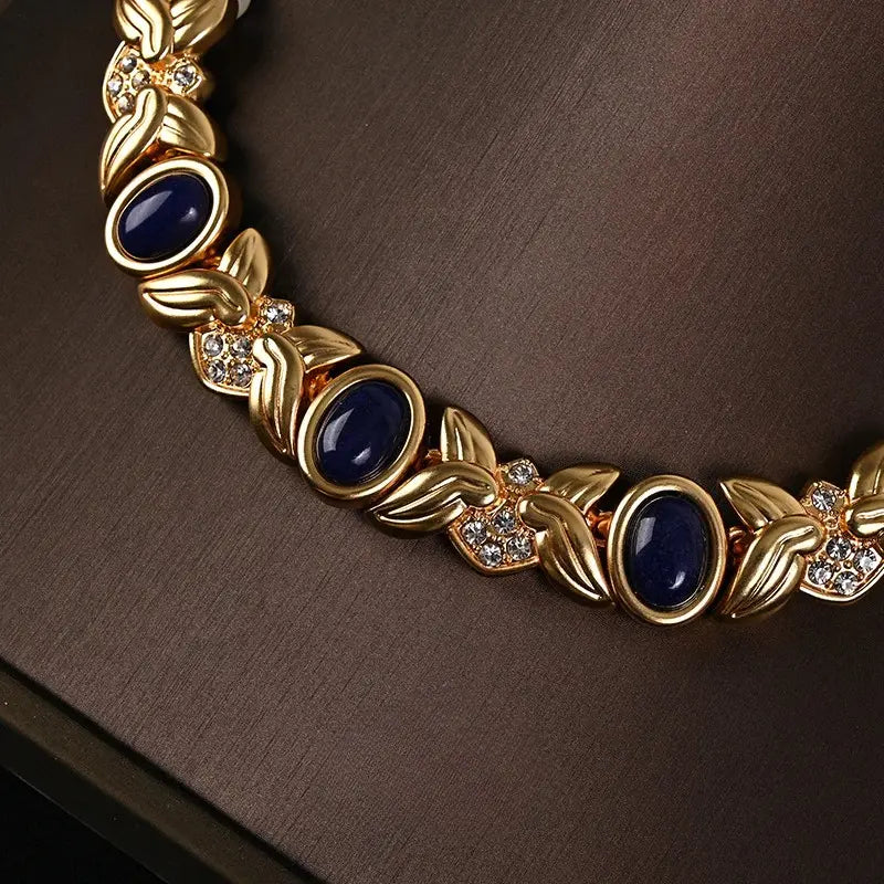 Collier de lapis-lazuli émaillé « Medieval Heavy Industry »