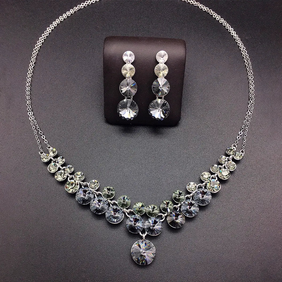 Parure collier imposant et boucles d'oreilles de luxe roses en cristal multicolore