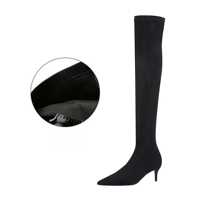 Sexy Overknee-Stiefel aus Wildleder im Winter mit spitzer Spitze