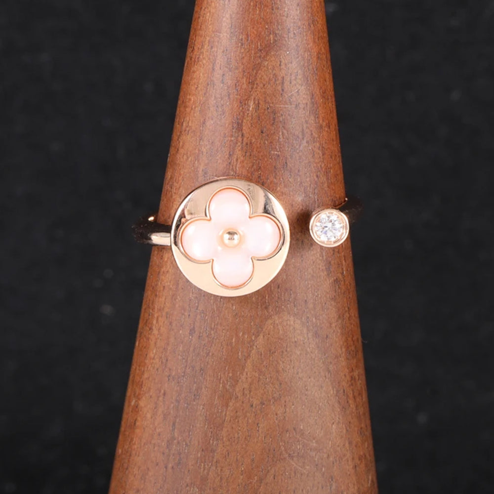 Fashion Clover White Fritillaria Open Ring