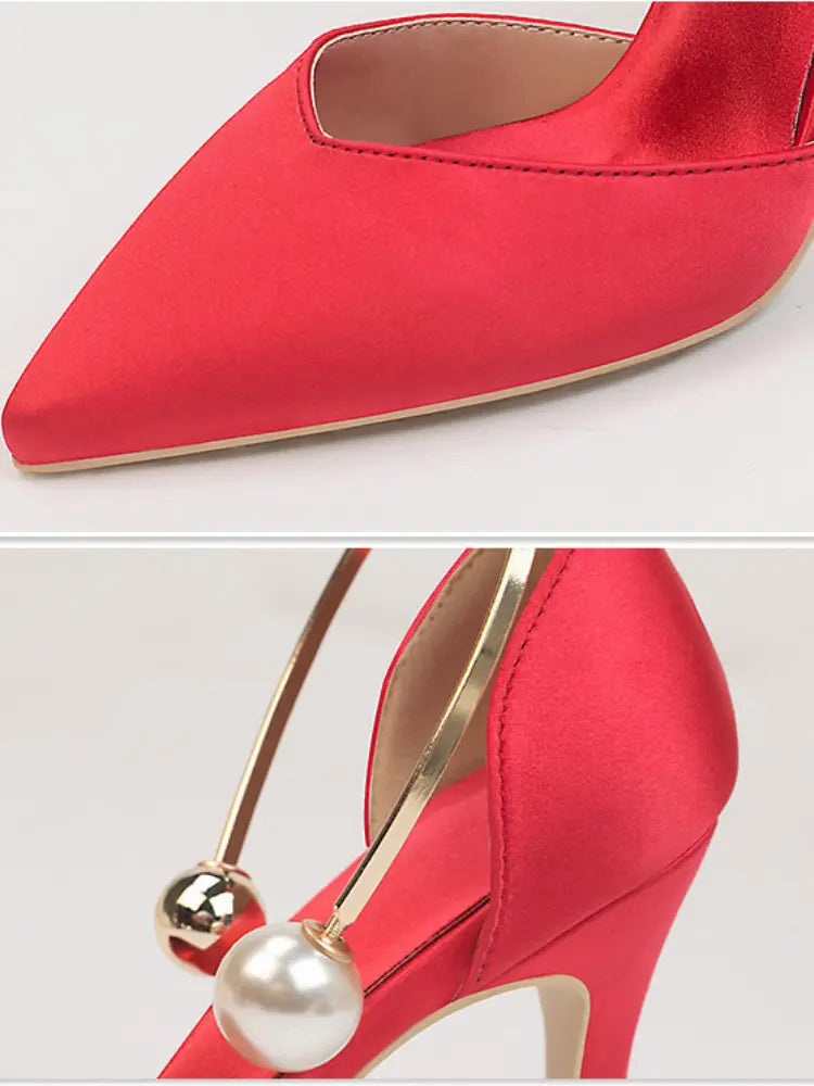 Sandales à talons hauts avec mot en métal creux en satin tendance