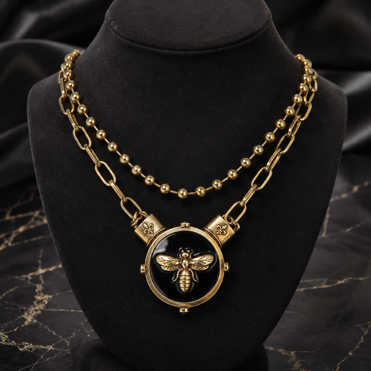 Collier Pendentif Abeille Vintage Luxe pour Femme