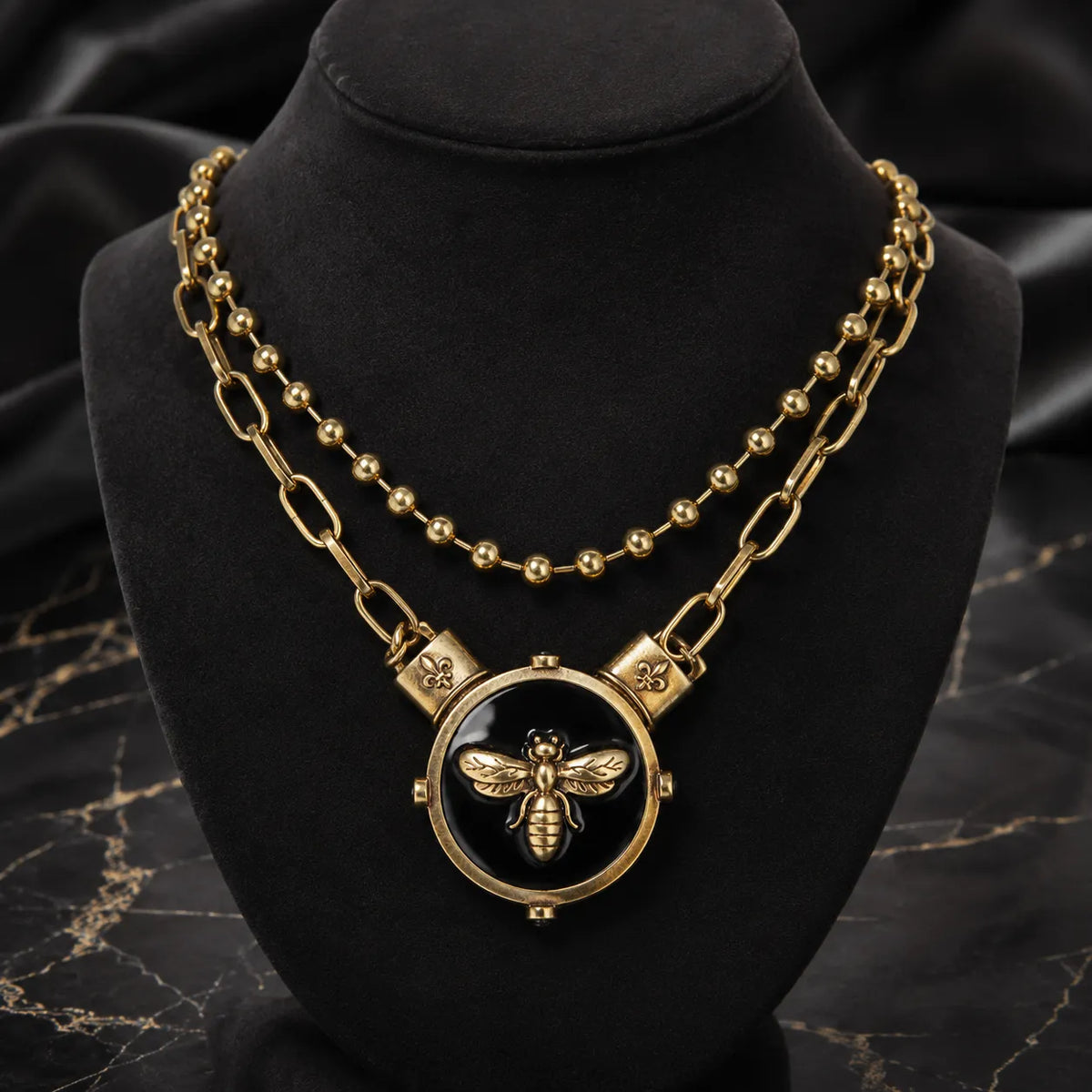 Collier Pendentif Abeille Vintage Luxe pour Femme
