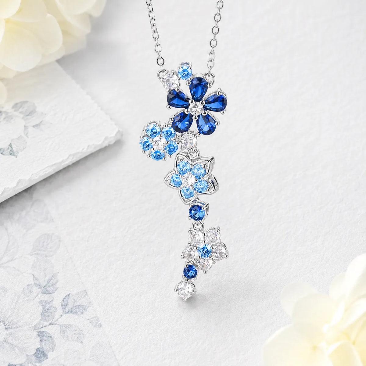 Parure de bijoux romantique avec collier, bracelet et boucles d'oreilles fleuris roses