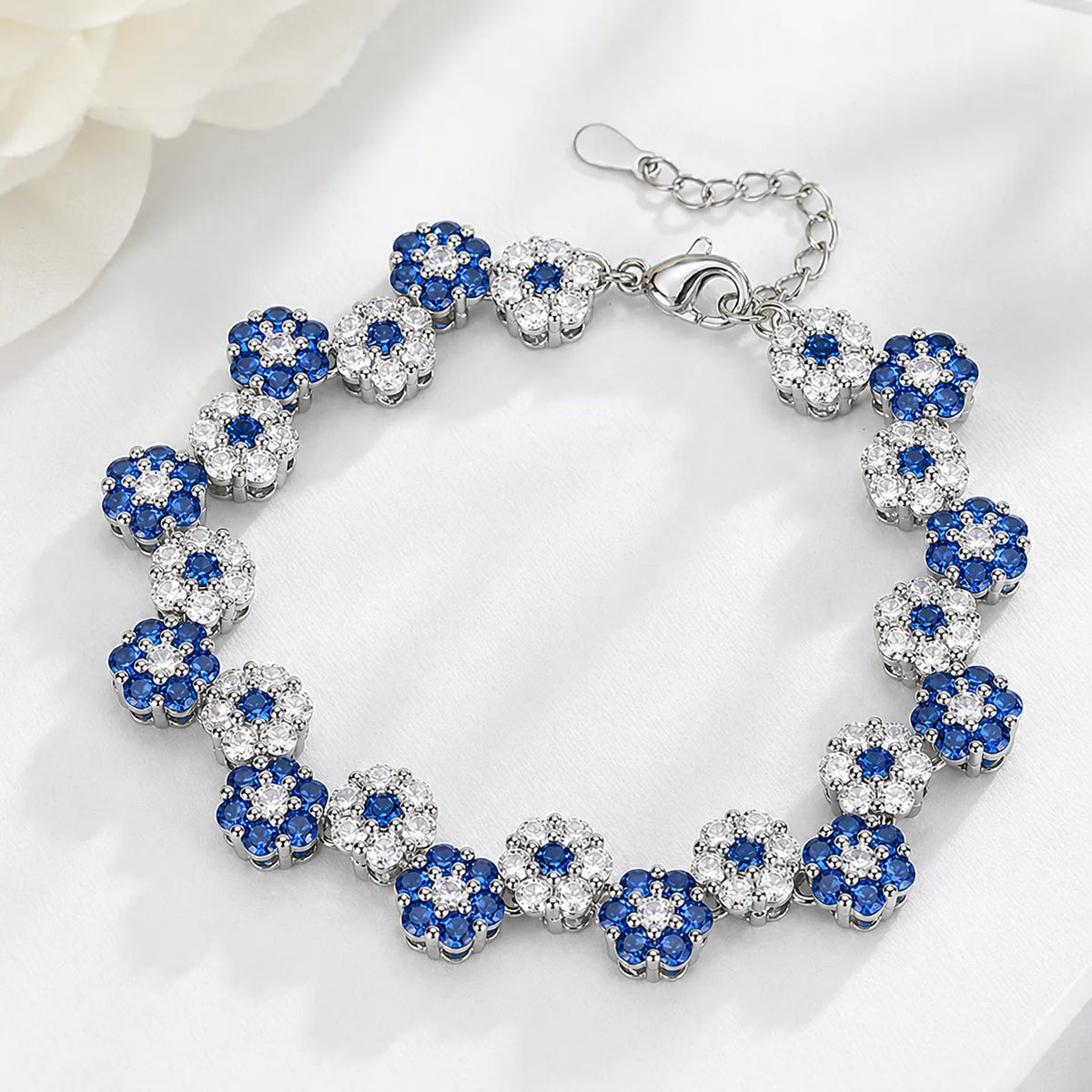 Parure de bijoux romantique avec collier, bracelet et boucles d'oreilles fleuris roses
