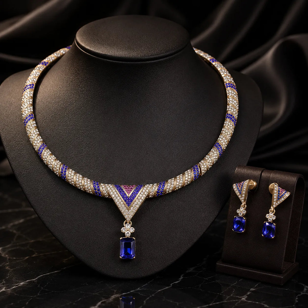 Parure de bijoux collier et boucles d'oreilles en cristal bleu saphir de luxe
