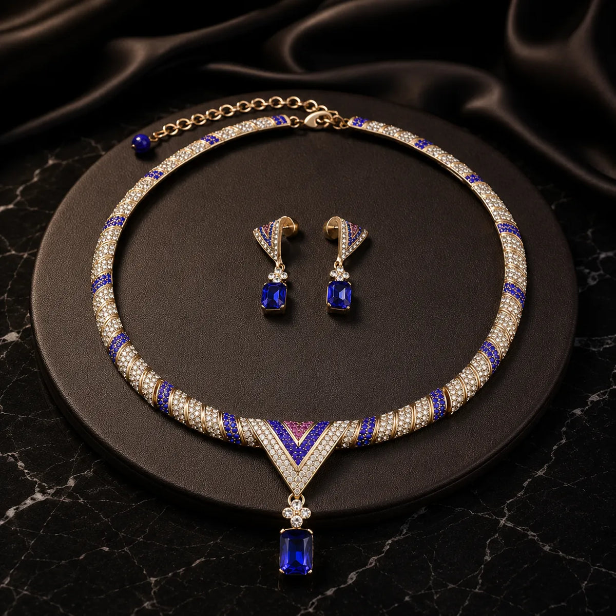 Parure de bijoux collier et boucles d'oreilles en cristal bleu saphir de luxe
