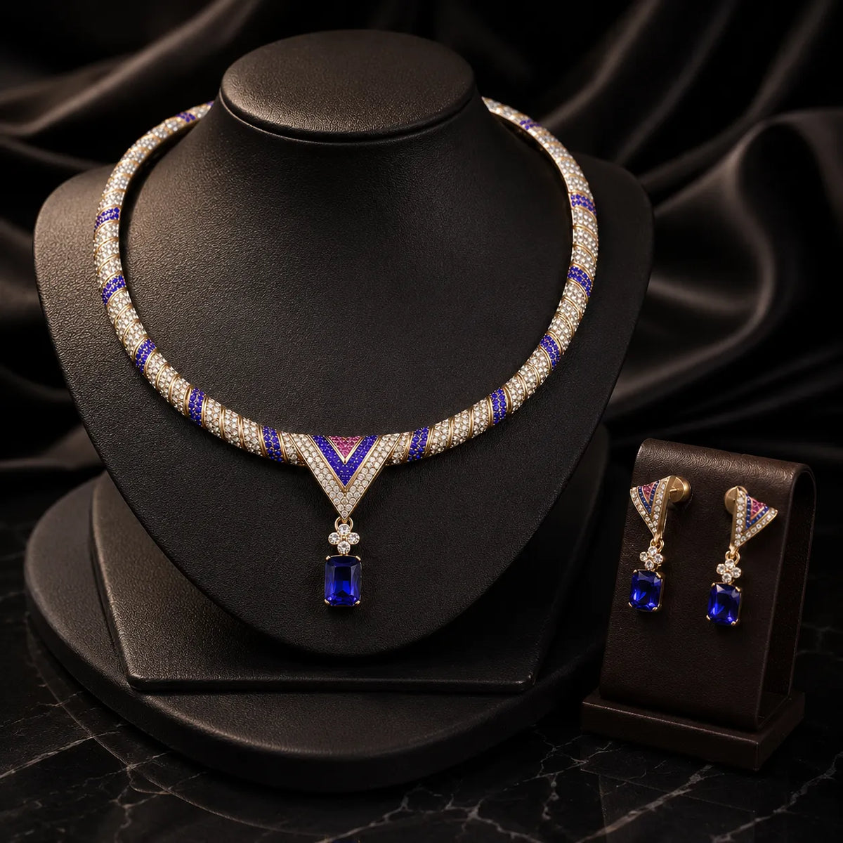 Parure de bijoux collier et boucles d'oreilles en cristal bleu saphir de luxe