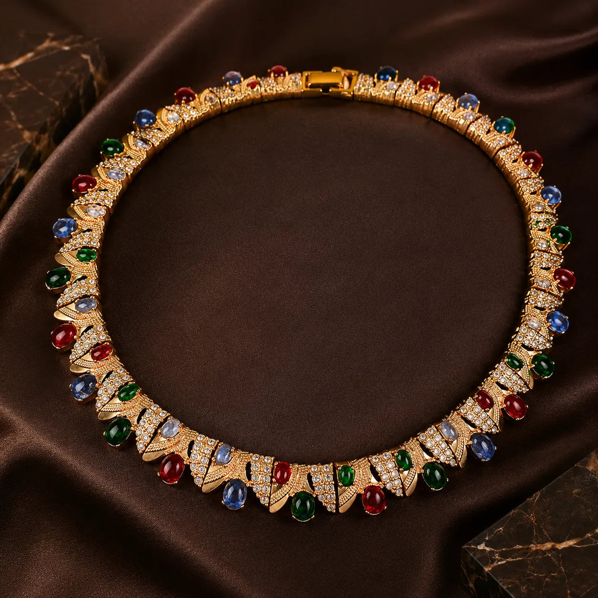 Parure de bijoux élégante en perles et or pour occasions spéciales