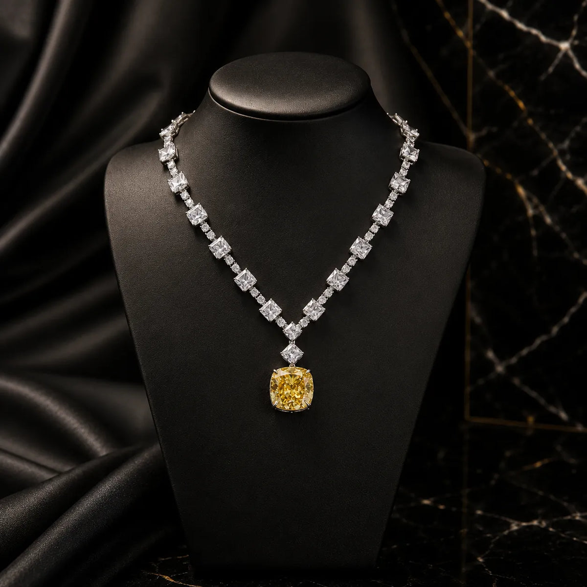Luxury Square Cut Crystal Pendant Necklace Elegant Diamond-Style Jewelry for Women Statement Minimal Design