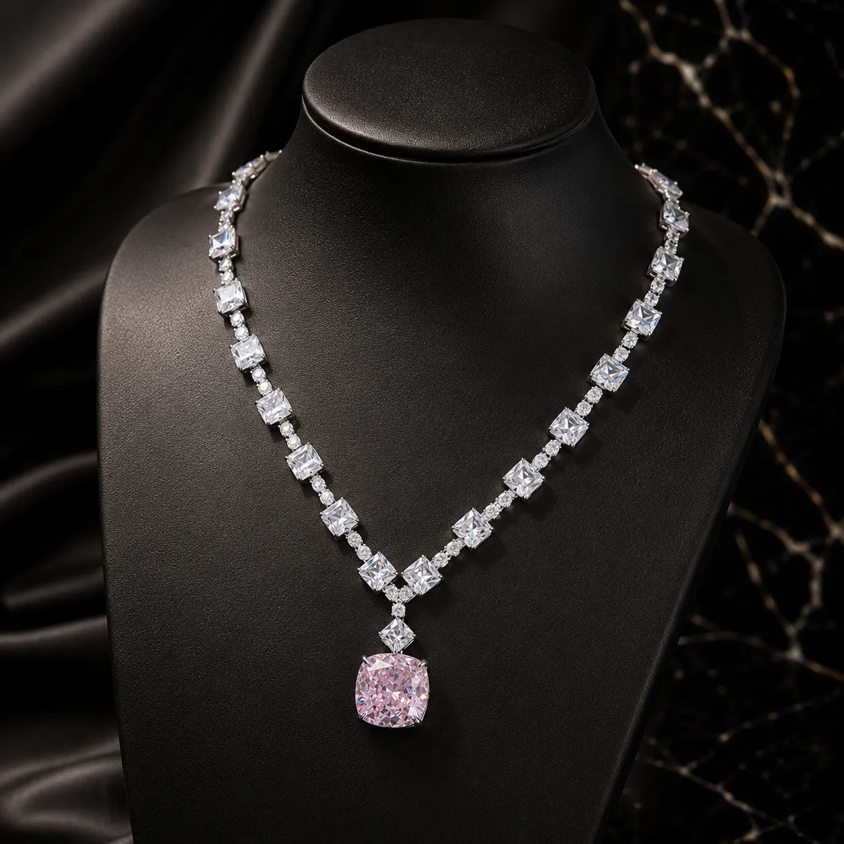 Luxury Square Cut Crystal Pendant Necklace Elegant Diamond-Style Jewelry for Women Statement Minimal Design