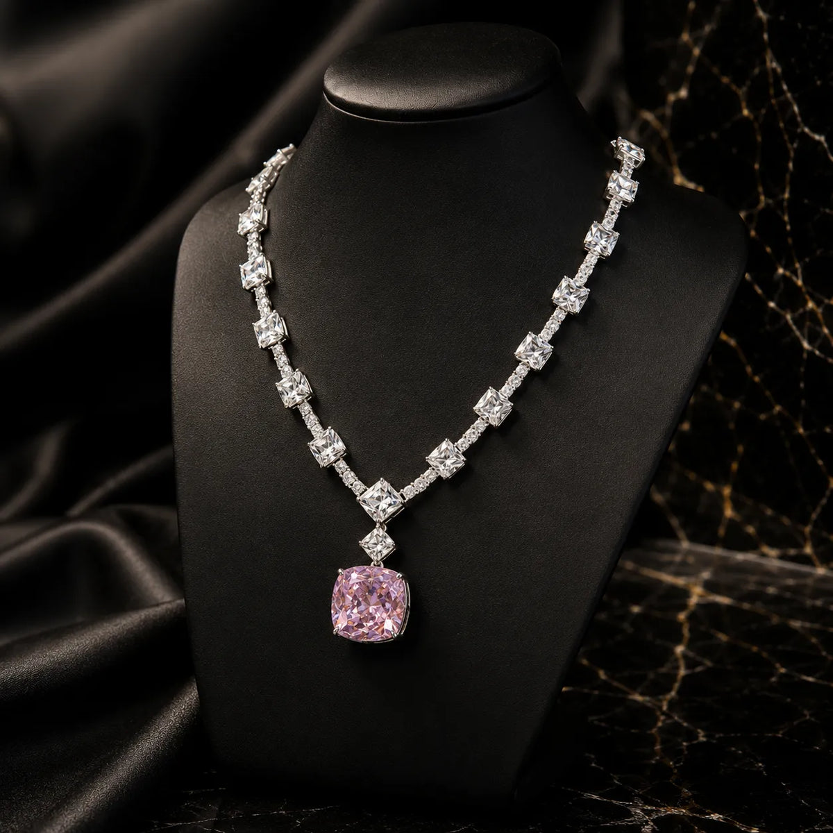 Luxury Square Cut Crystal Pendant Necklace Elegant Diamond-Style Jewelry for Women Statement Minimal Design
