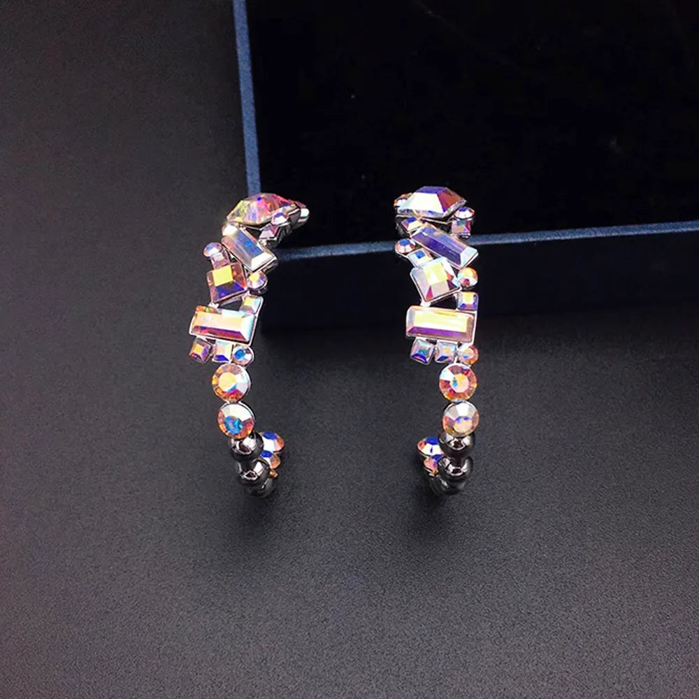Boucles d'oreilles créoles chics et géométriques en cristal multicolore pour femme