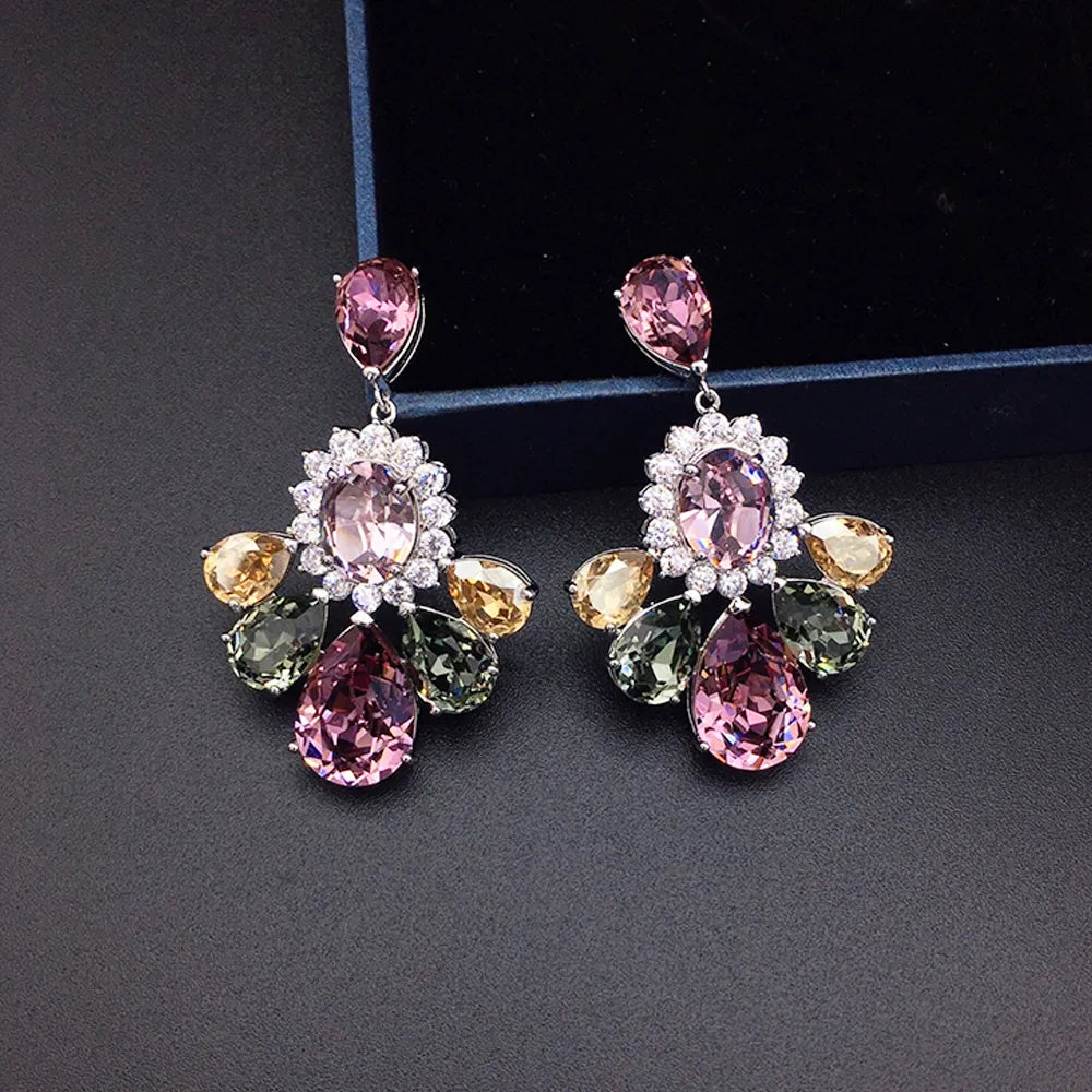 Boucles d'oreilles pendantes de luxe en cristal bleu aqua avec grappe florale pour femme
