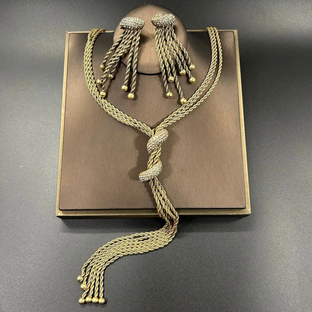 Parure de bijoux collier à pampilles médiévales dorées