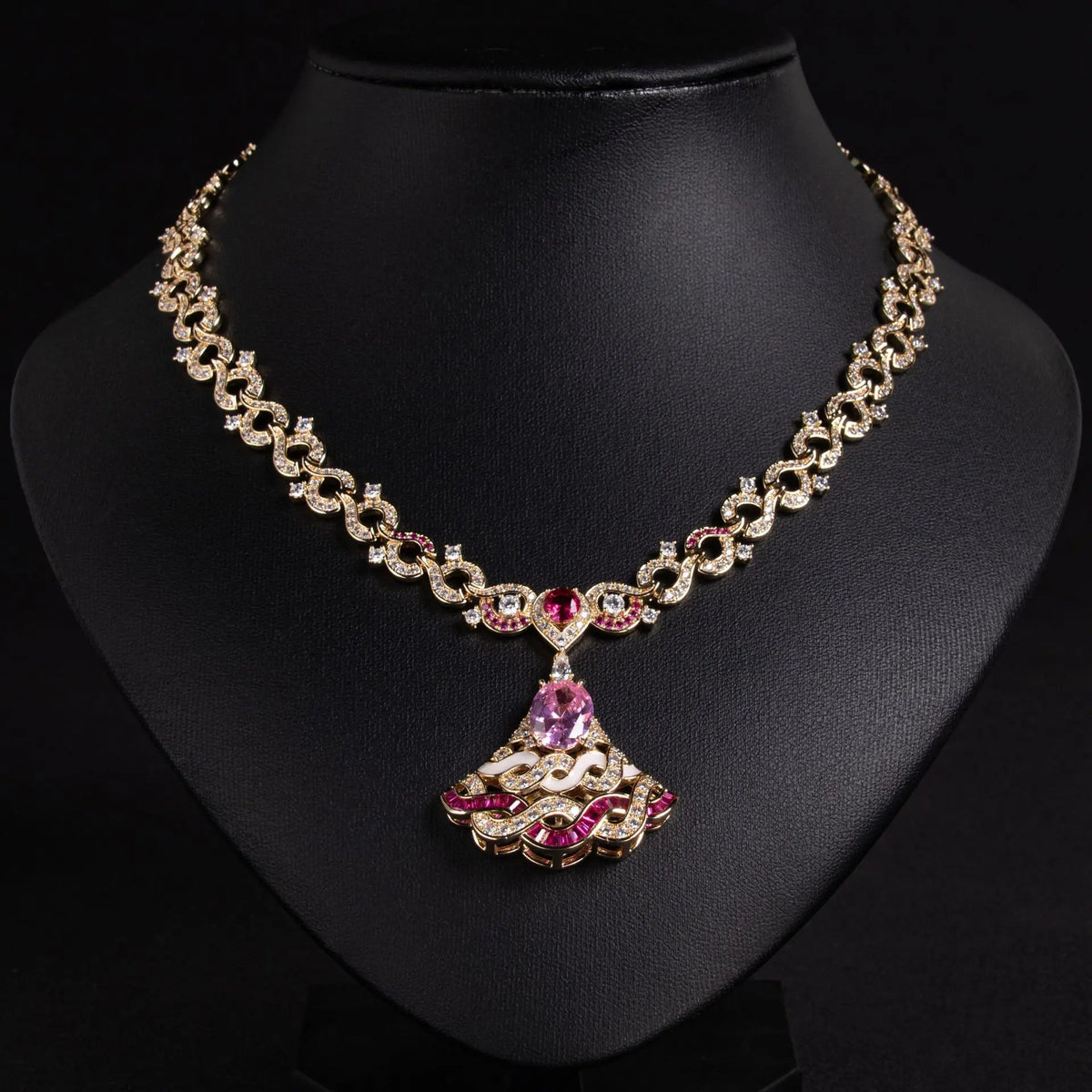 Collier pendentif de luxe en cristal émeraude pour femme