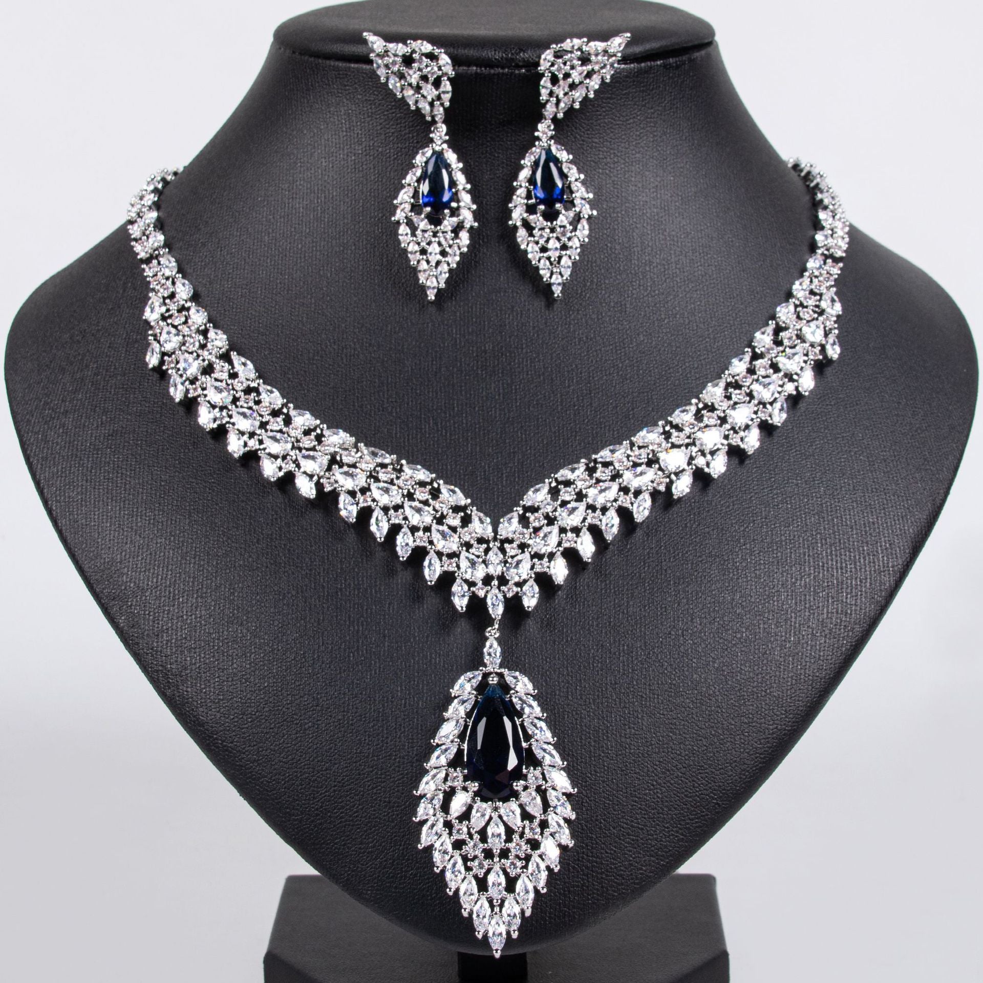 Luxury Zircon Wings Earrings Necklace Set