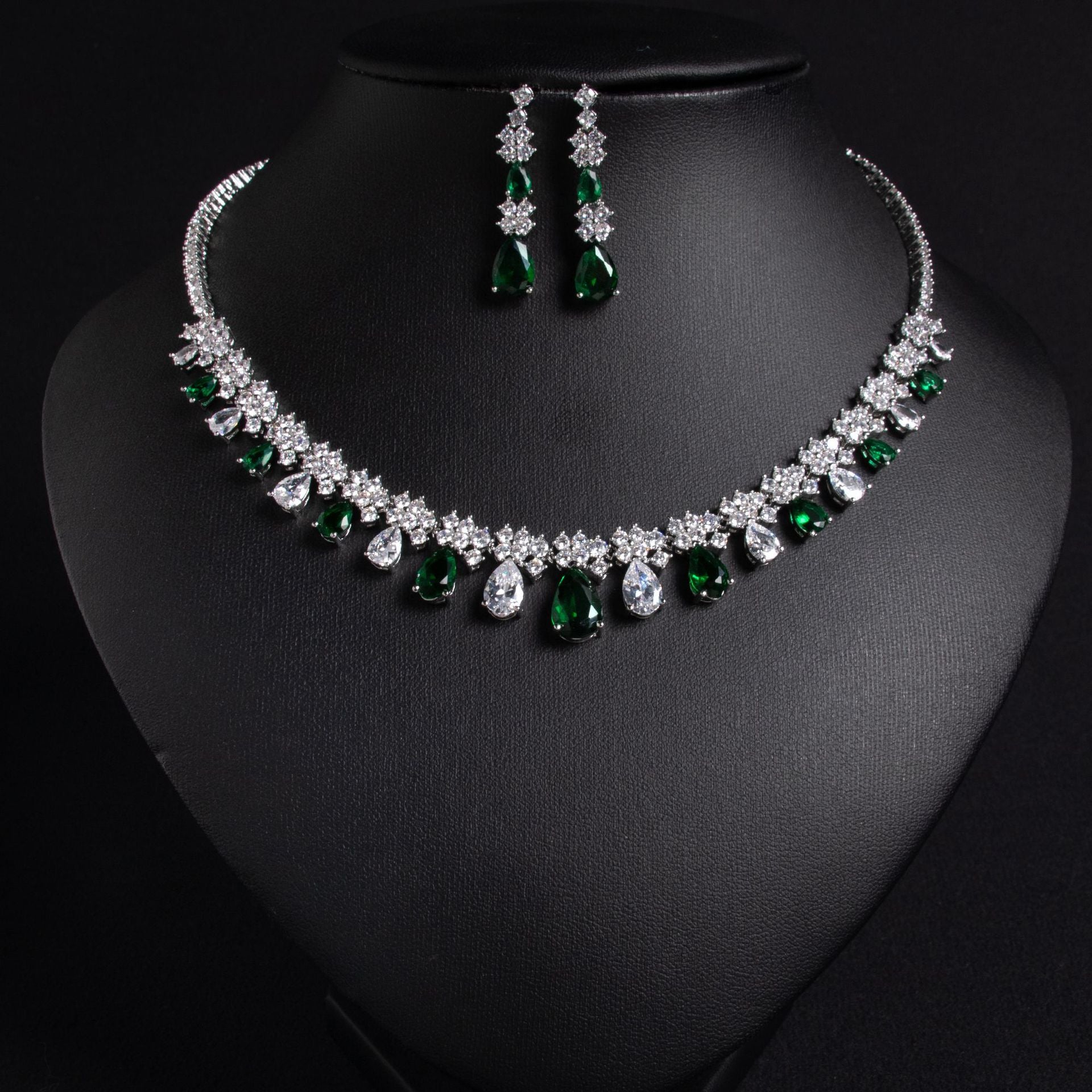 Luxury Emerald Green Teardrop Crystal Necklace and Earrings Jewelry Set for Women