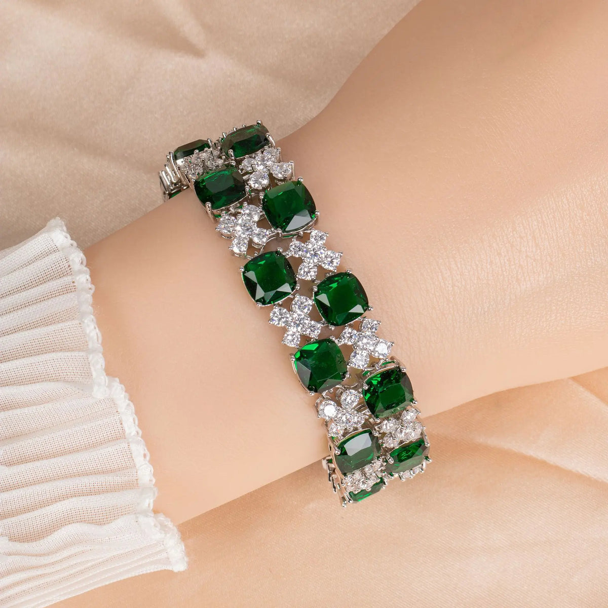 Bracelet trésor élégant à double rangée de zircon carré et coloré