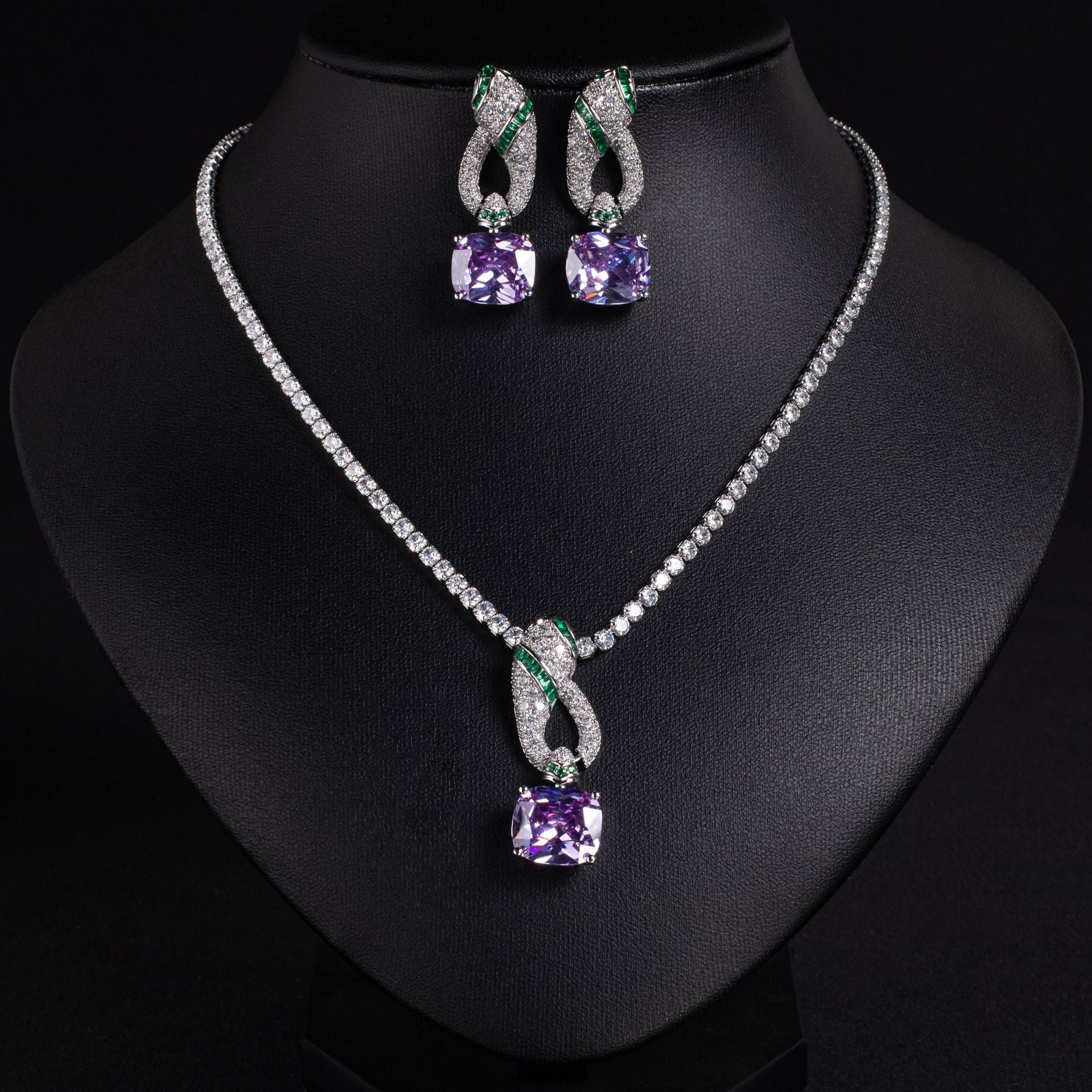Luxury Emerald Green Gemstone Necklace Set for Women – Statement Jewelry with Matching Earrings