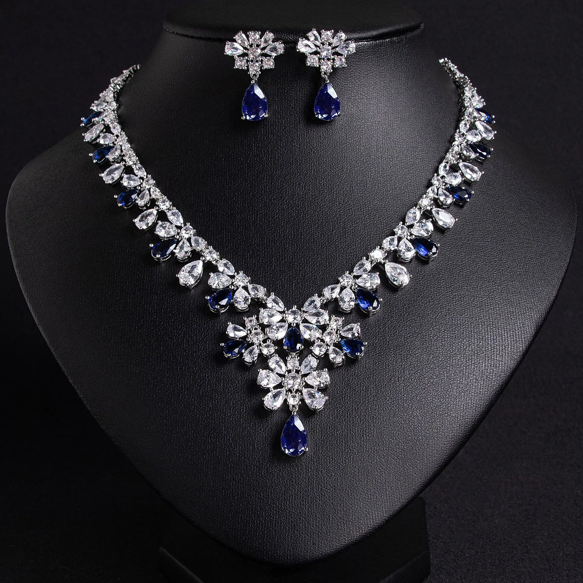 Parure collier et boucles d'oreilles de luxe avec cristaux multicolores pour les fêtes et les occasions spéciales