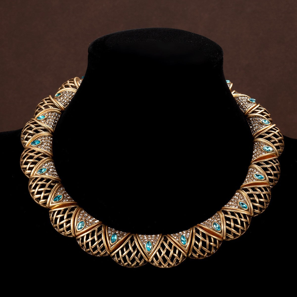 Vintage old gold greenstone hollow fan necklace