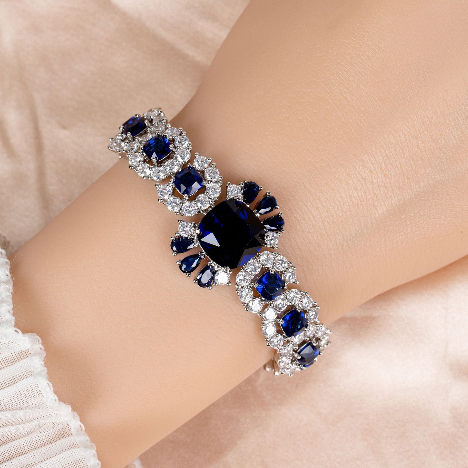 Elegant Gold-Plated Bracelet with Pink Turquoise & Clear Crystals – Luxury Statement Jewelry