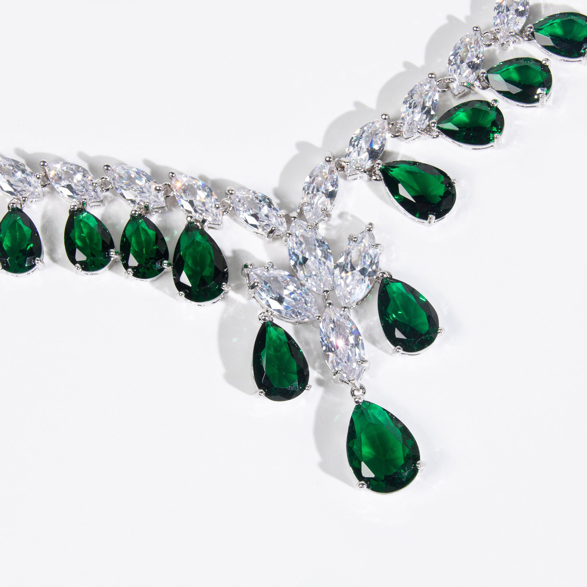 Luxury Emerald Green Teardrop Necklace Set for Women – Marquise Crystal Jewelry with Matching Earrings