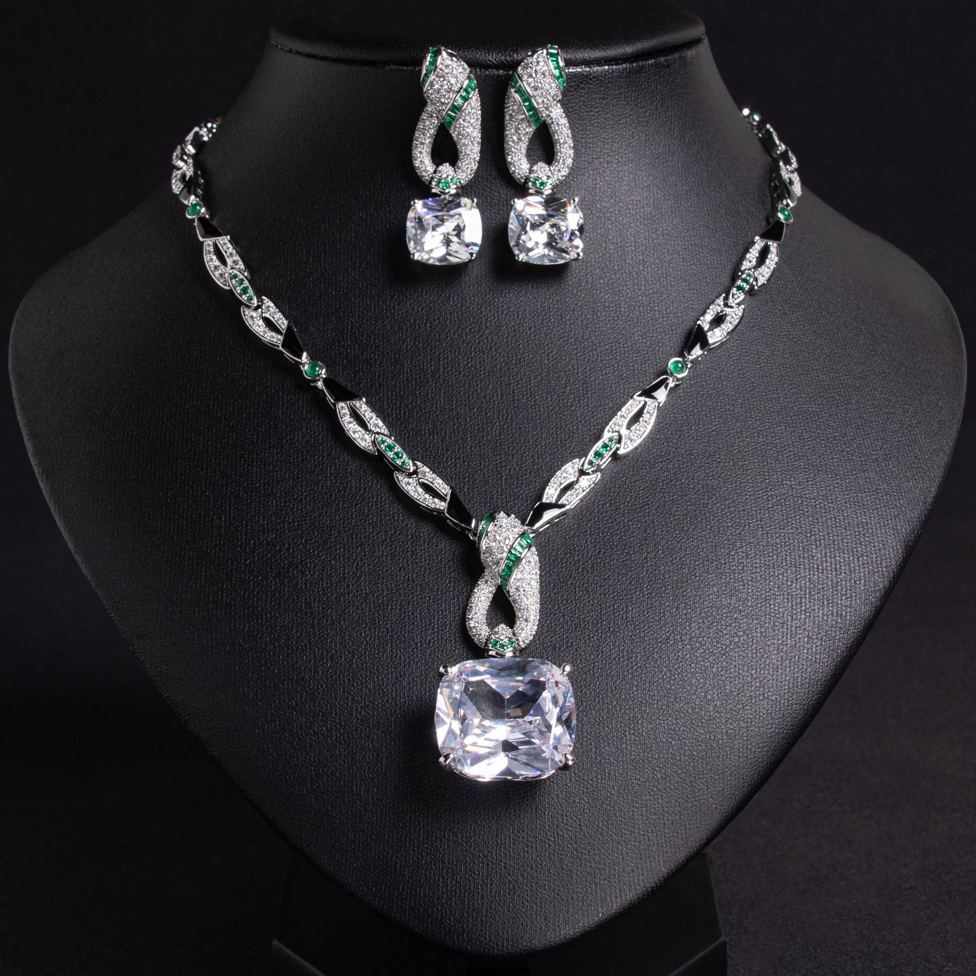 Luxury Ruby Red Crystal Pendant Necklace Earrings Set – Gold Statement Jewelry for Women