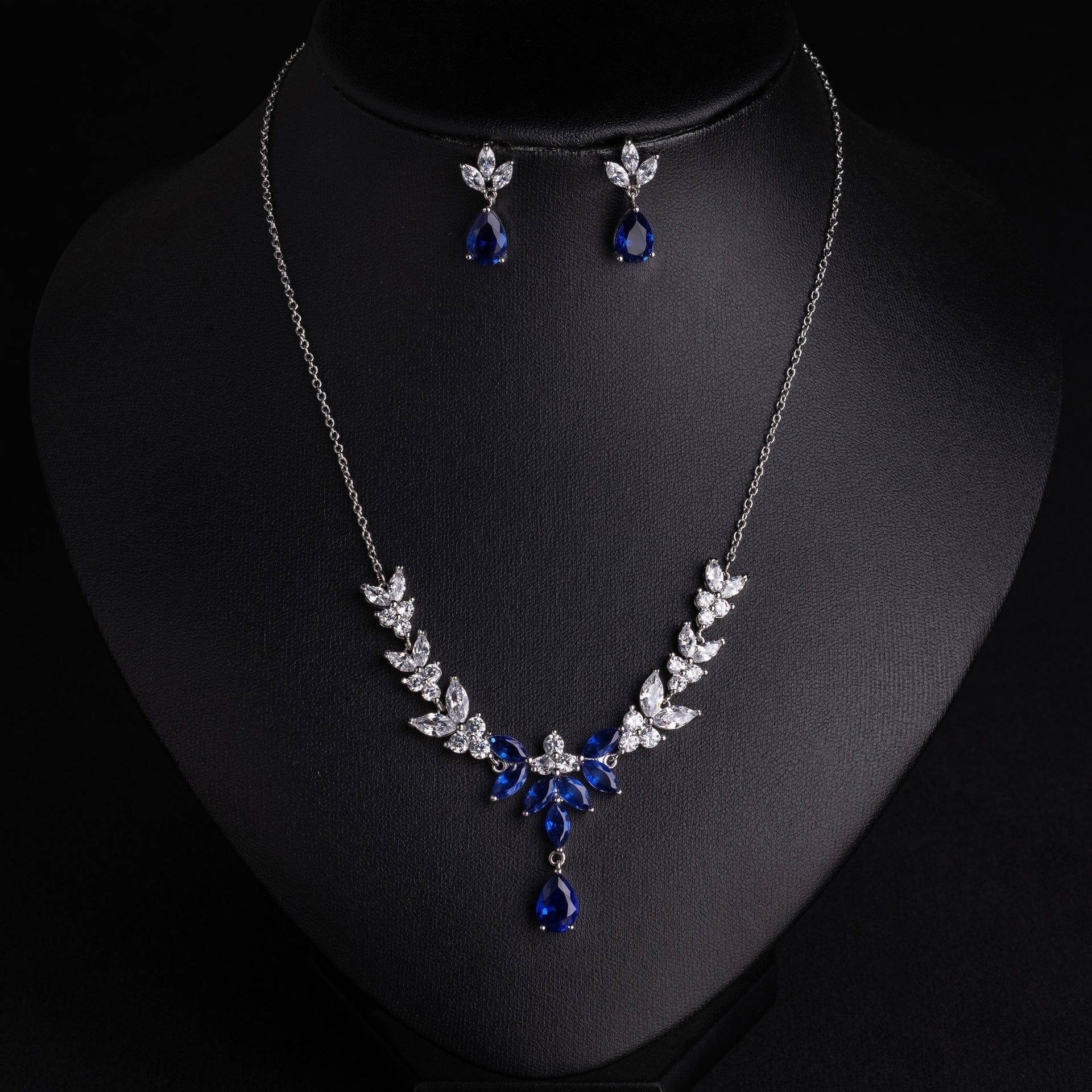 Vintage Inspired Crystal Jewelry Set – Red Gemstone Necklace Earrings Collection