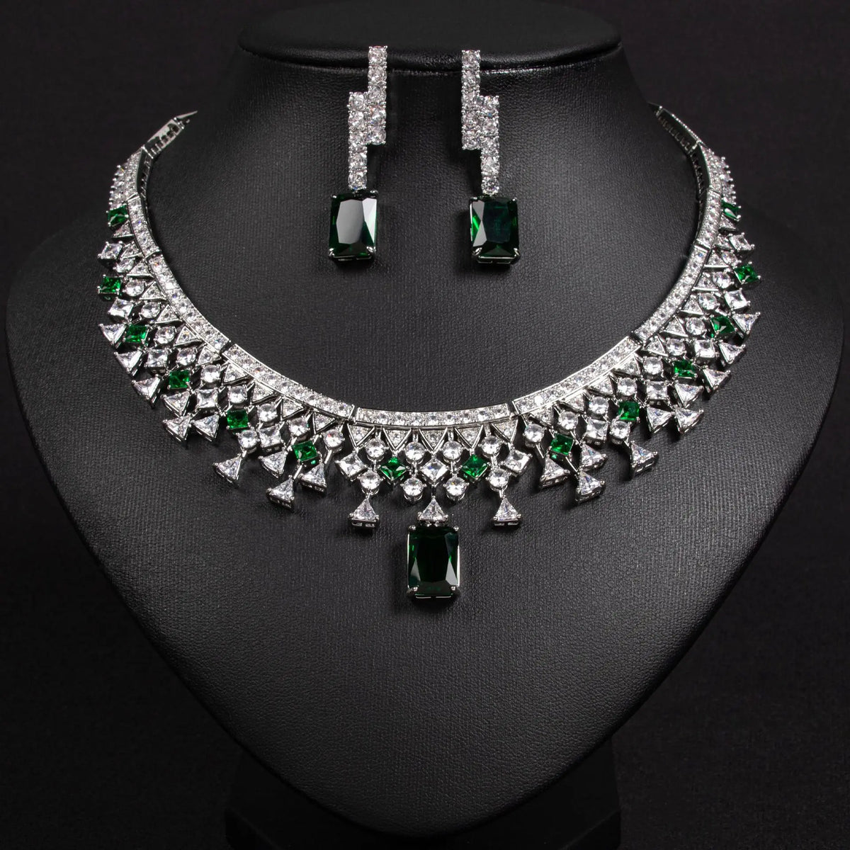 Luxuriöses smaragdgrünes Kristall-Halsketten-Ohrringe-Schmuckset für Damen