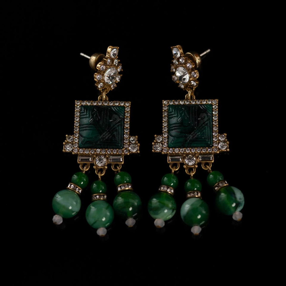 Série de boucles d'oreilles de style médiéval rétro et de niche