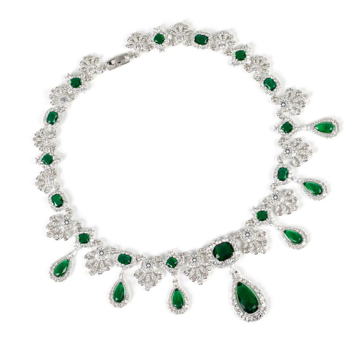 Ensemble collier et boucles d'oreilles goutte d'eau diamant de luxe pour l'industrie lourde
